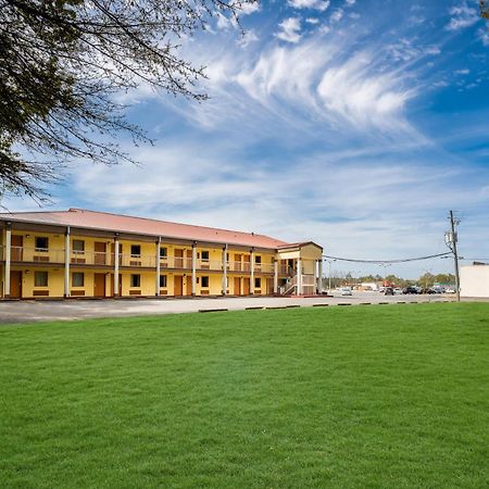 Americas Best Value Inn-Montezuma Extérieur photo