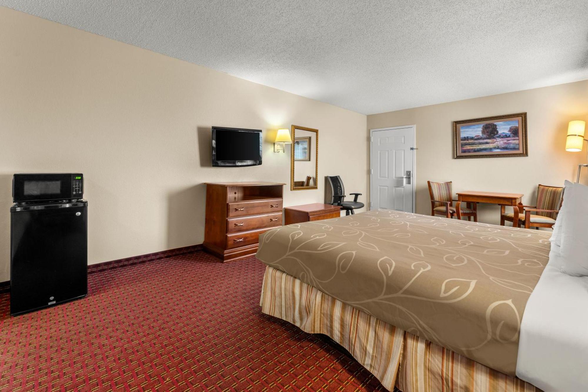 Americas Best Value Inn-Montezuma Extérieur photo