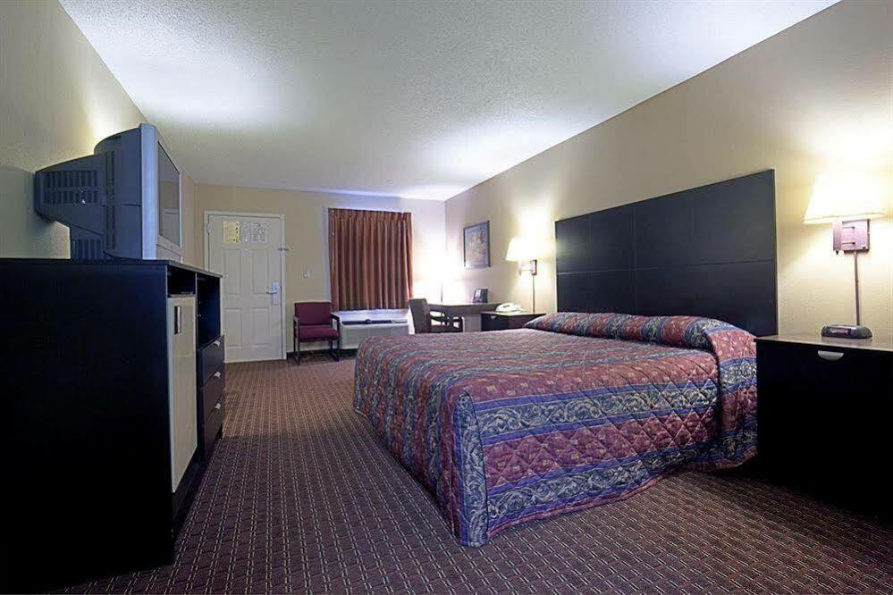 Americas Best Value Inn-Montezuma Extérieur photo